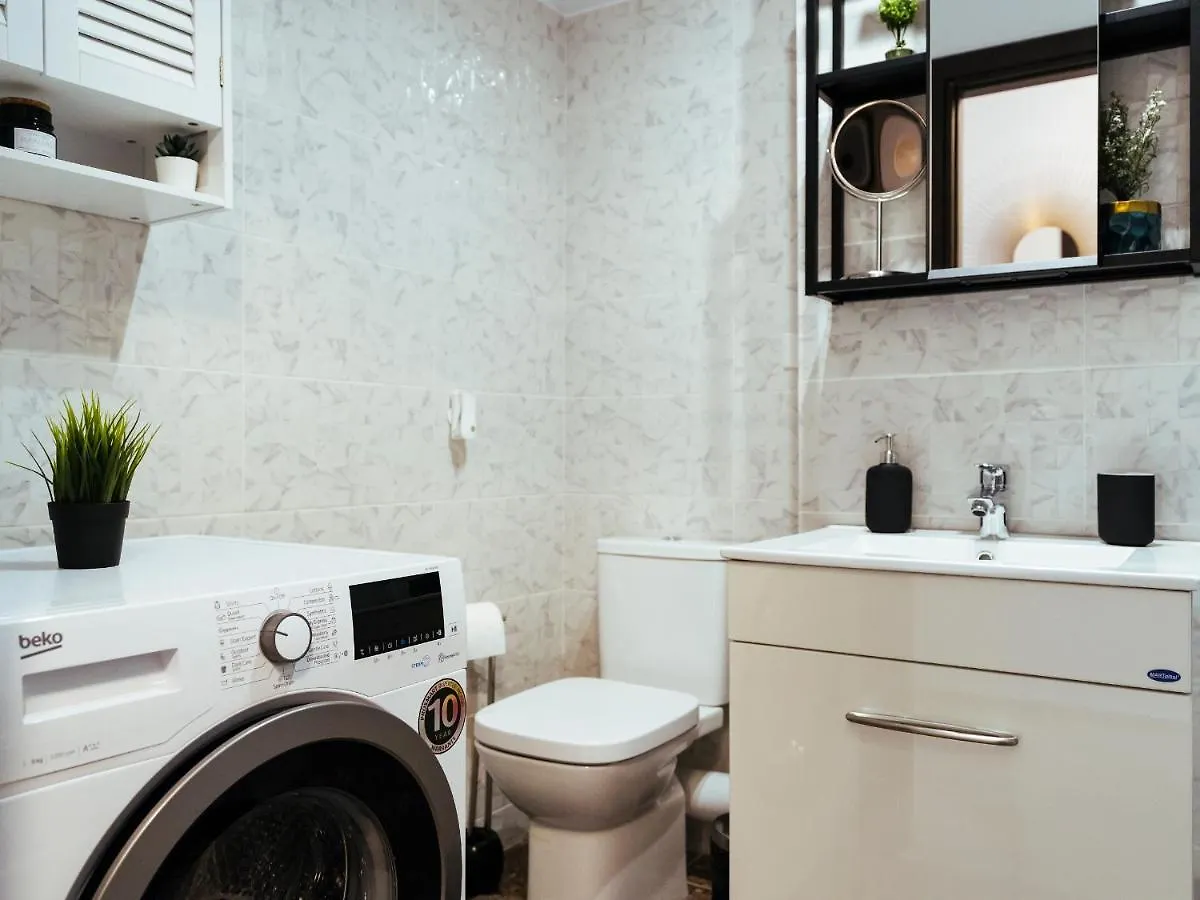 Cozy Special Pallady Apartament With Garden & Courtyard ブカレスト ルーマニア